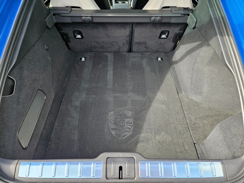 More views of Porsche Panamera