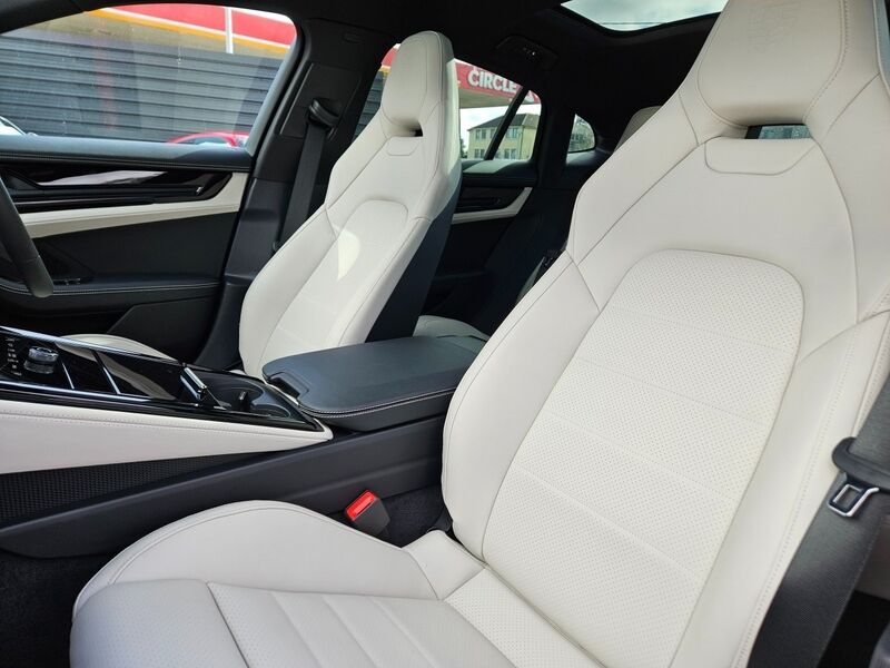 More views of Porsche Panamera