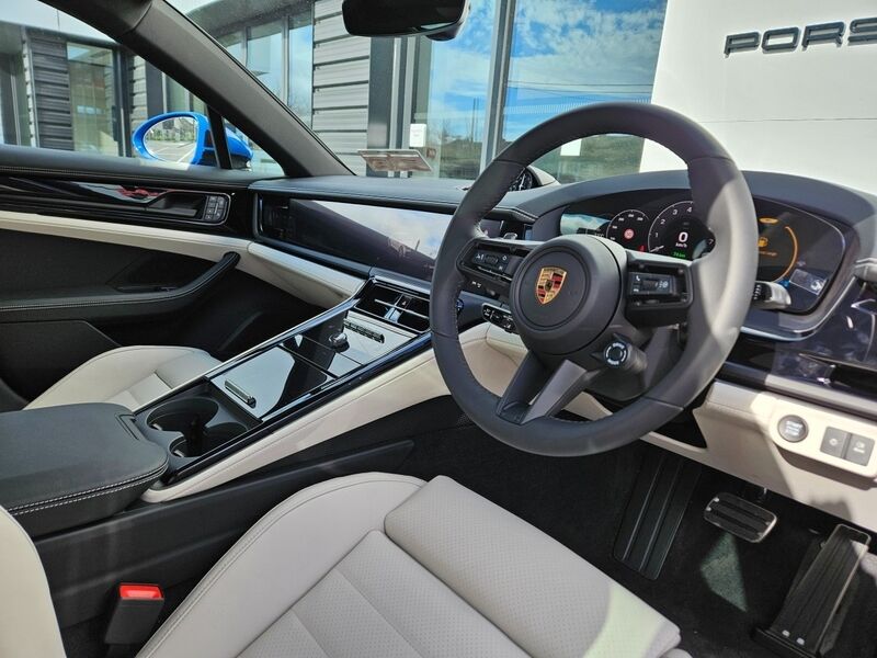 More views of Porsche Panamera