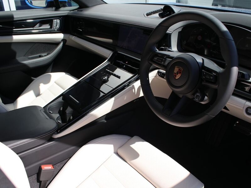 More views of Porsche Panamera