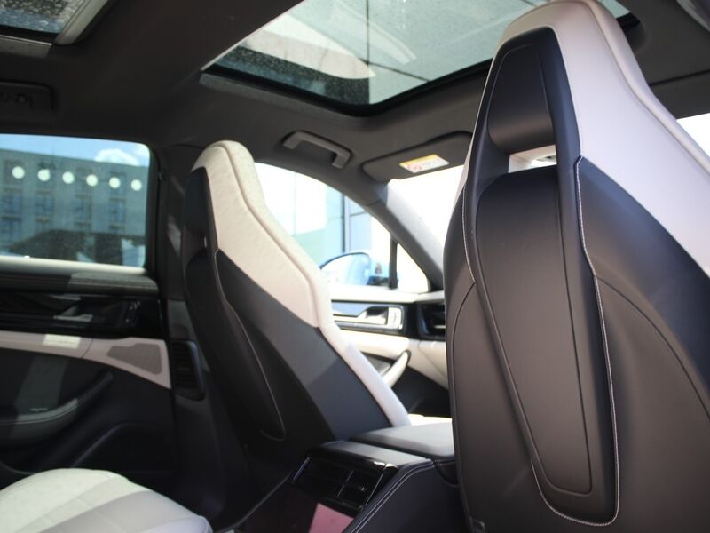 More views of Porsche Panamera