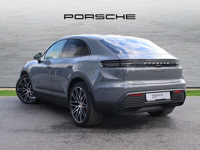 More views of Porsche Macan