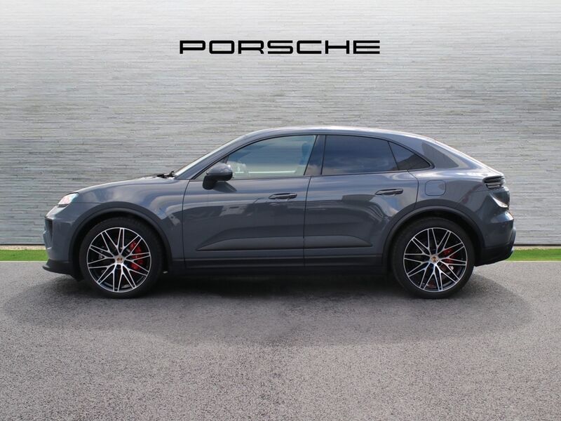 More views of Porsche Macan