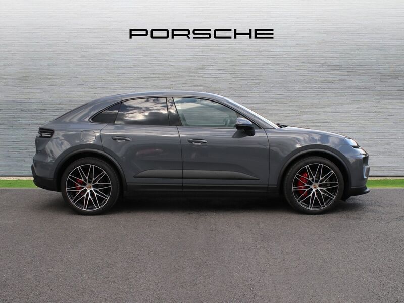 More views of Porsche Macan