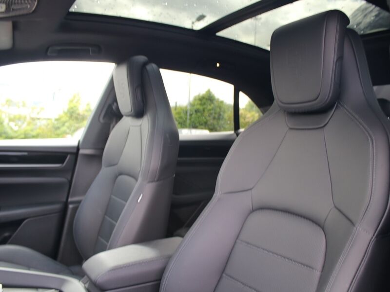 More views of Porsche Macan