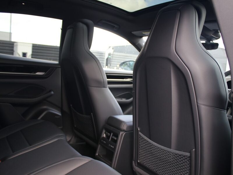 More views of Porsche Macan