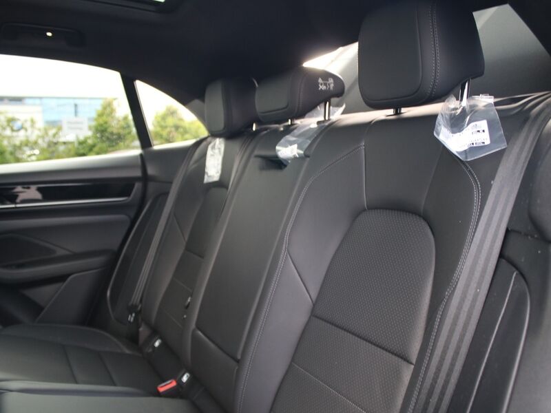 More views of Porsche Macan