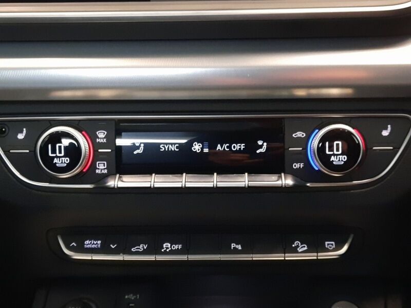 More views of Audi Q5