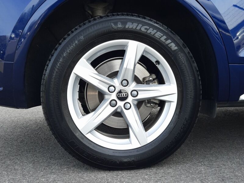 More views of Audi Q5