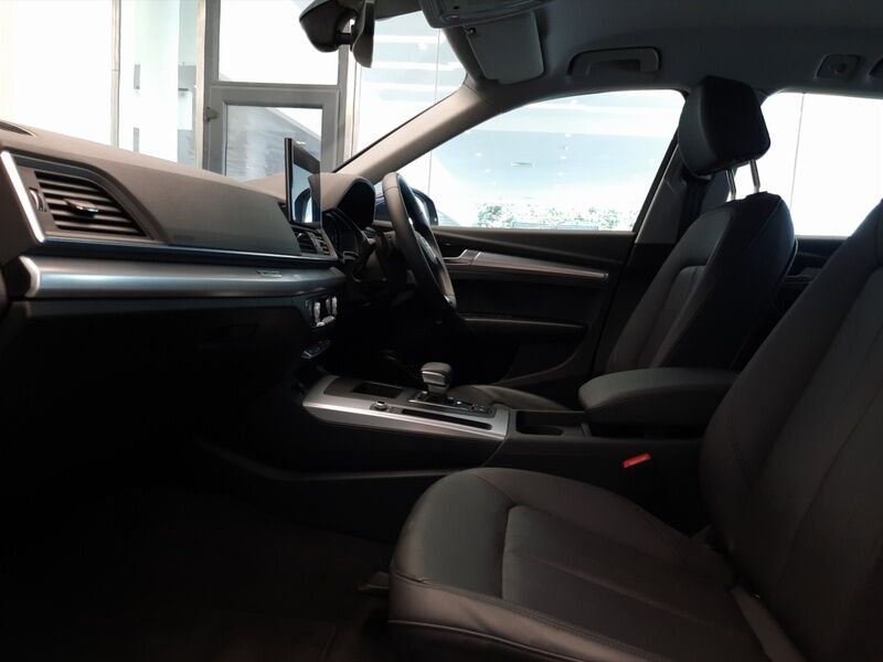 More views of Audi Q5