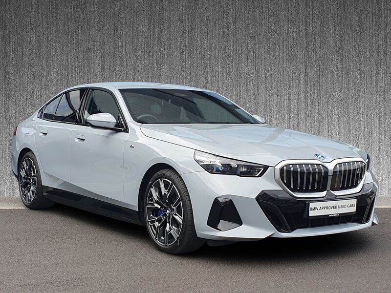 More views of BMW i5