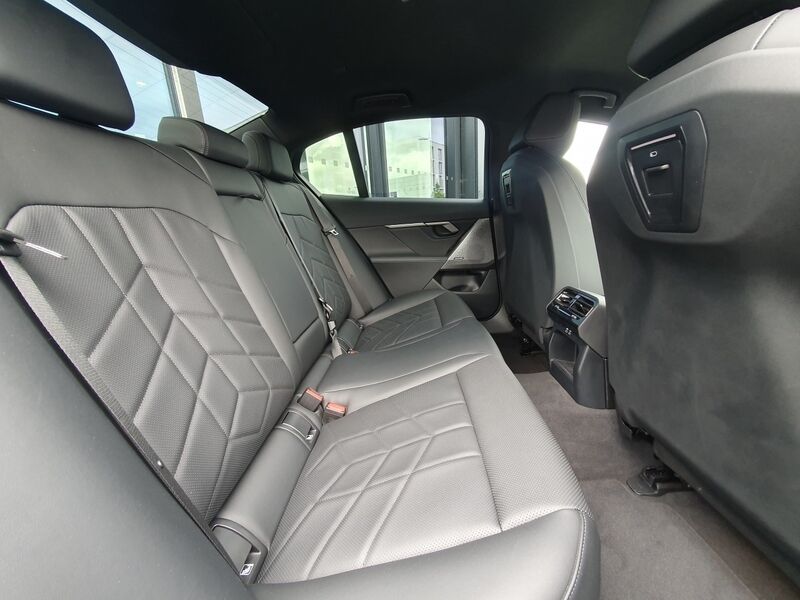 More views of BMW i5