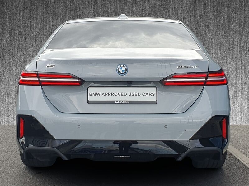 More views of BMW i5