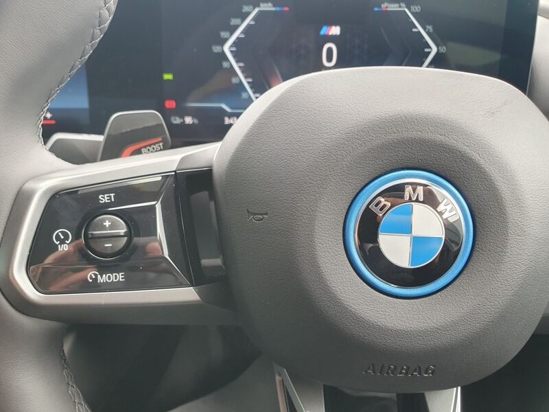 More views of BMW i5