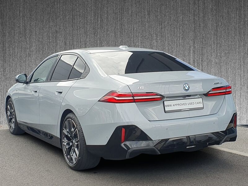 More views of BMW i5