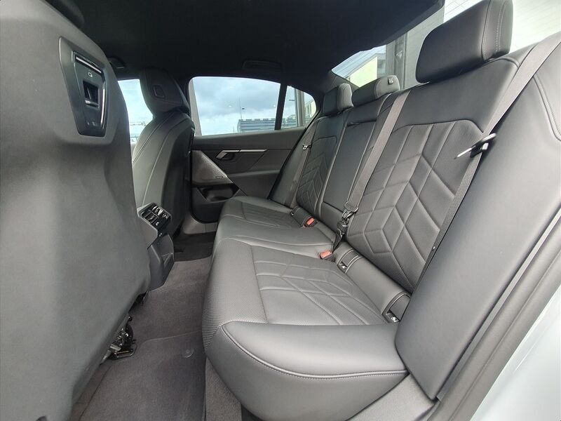 More views of BMW i5