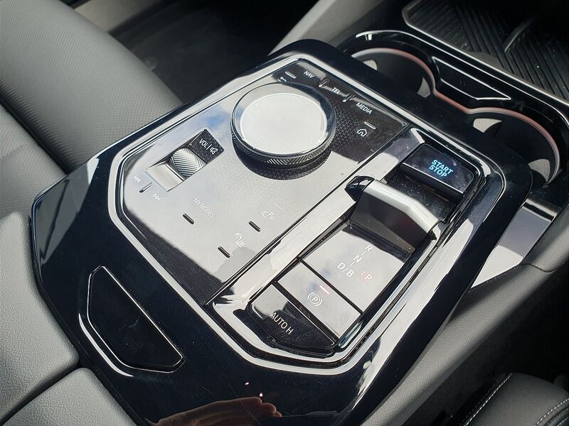 More views of BMW i5