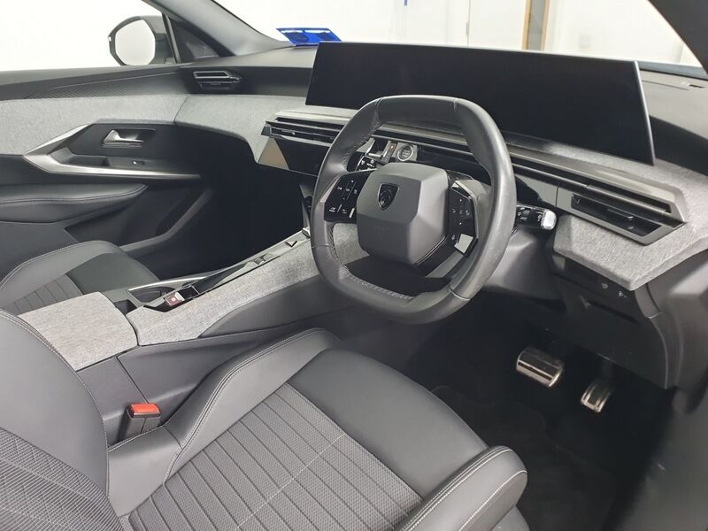 More views of Peugeot 3008