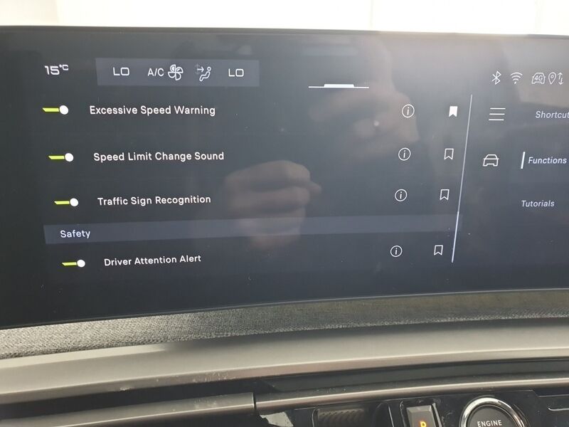 More views of Peugeot 3008