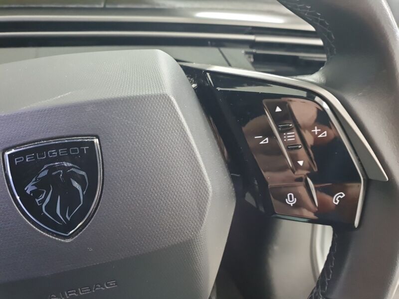 More views of Peugeot 3008