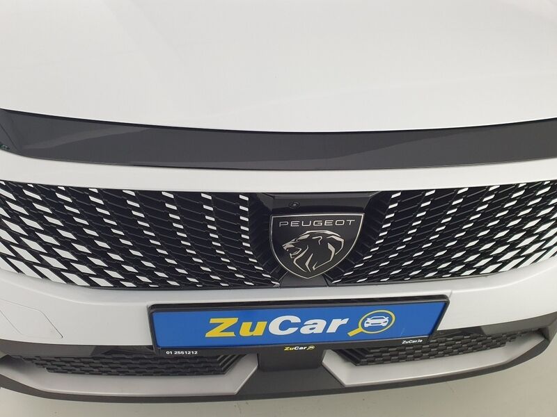 More views of Peugeot 3008