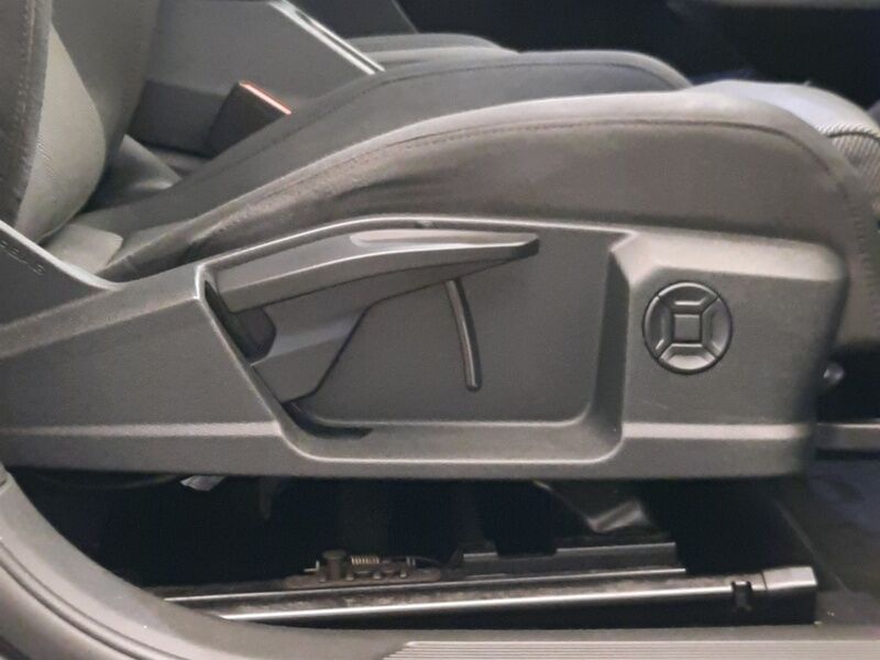 More views of Audi Q4 e-tron