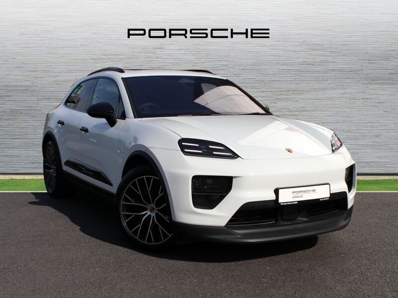 More views of Porsche Macan