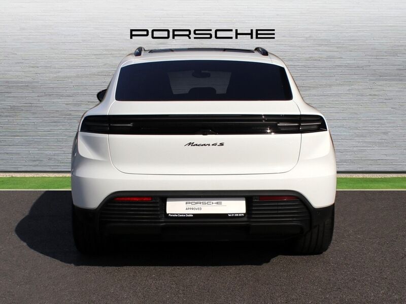 More views of Porsche Macan