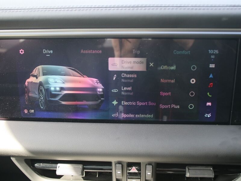 More views of Porsche Macan