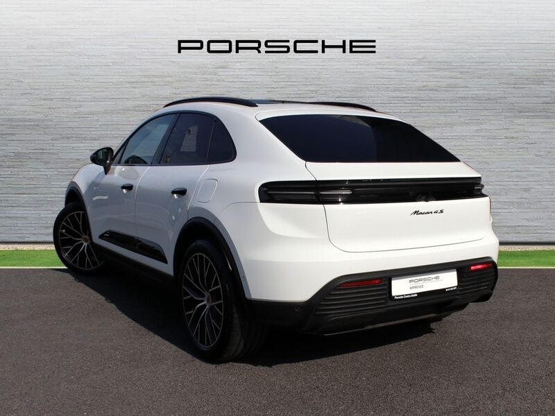 More views of Porsche Macan