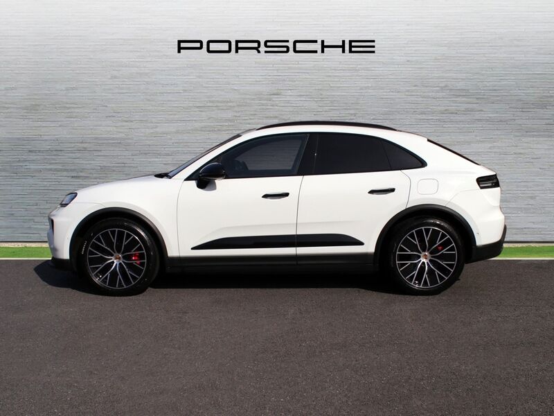 More views of Porsche Macan