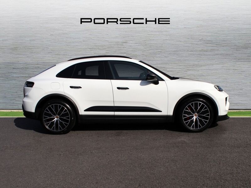 More views of Porsche Macan