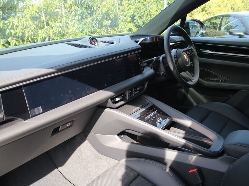More views of Porsche Macan