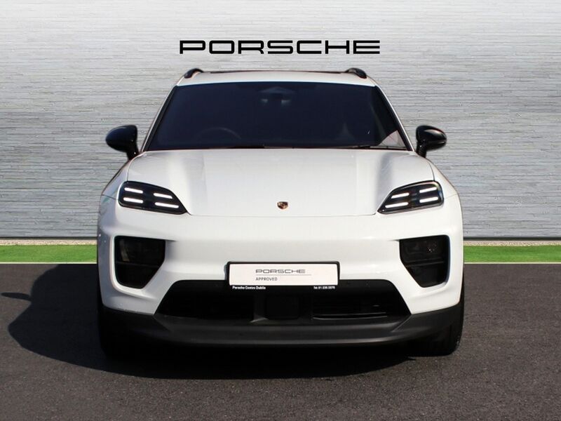 More views of Porsche Macan