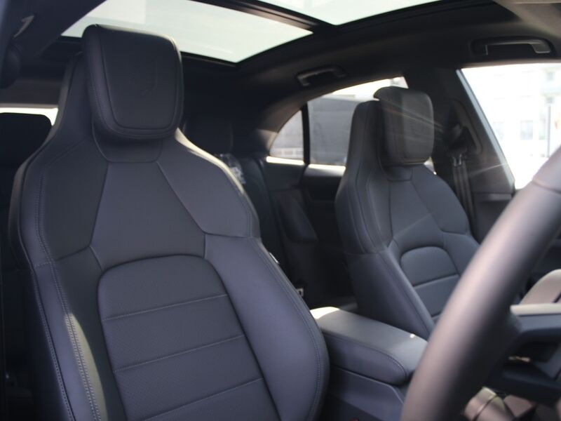 More views of Porsche Macan