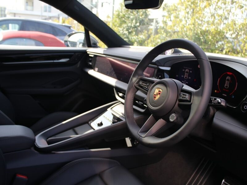 More views of Porsche Macan