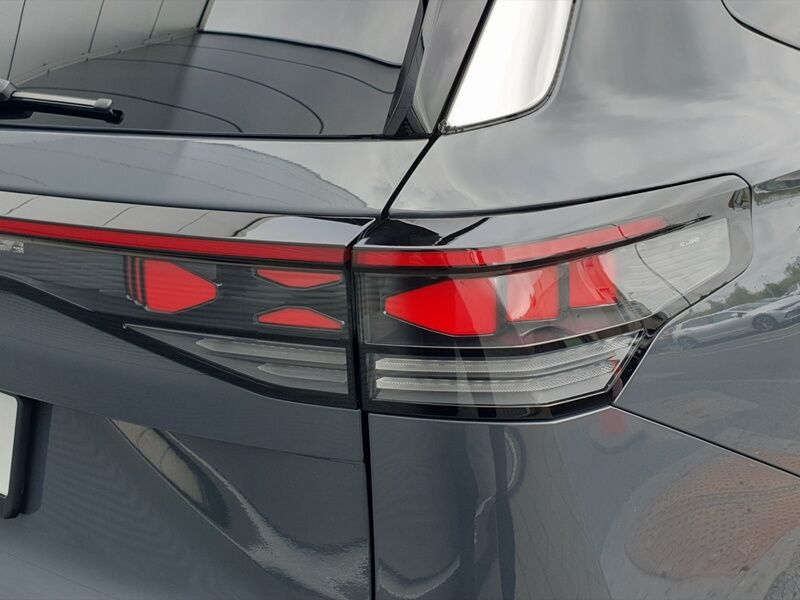 More views of Volkswagen Tayron