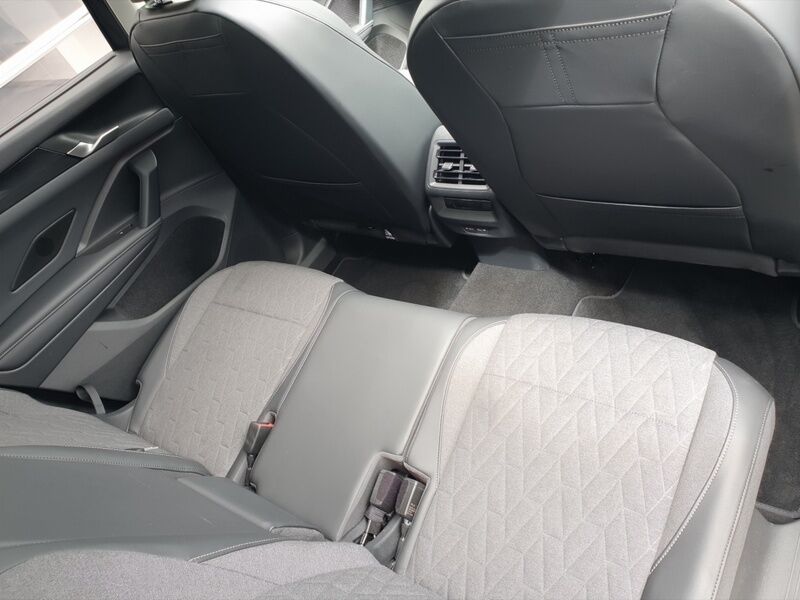 More views of Volkswagen Tayron
