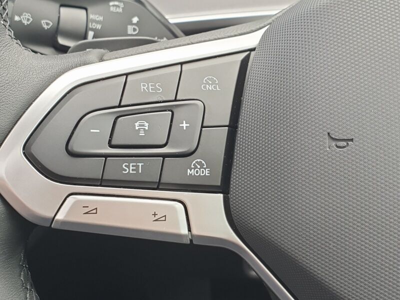 More views of Volkswagen Tayron