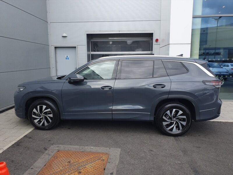 More views of Volkswagen Tayron