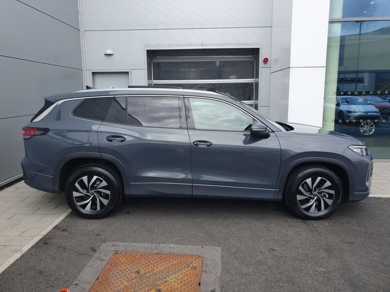 More views of Volkswagen Tayron