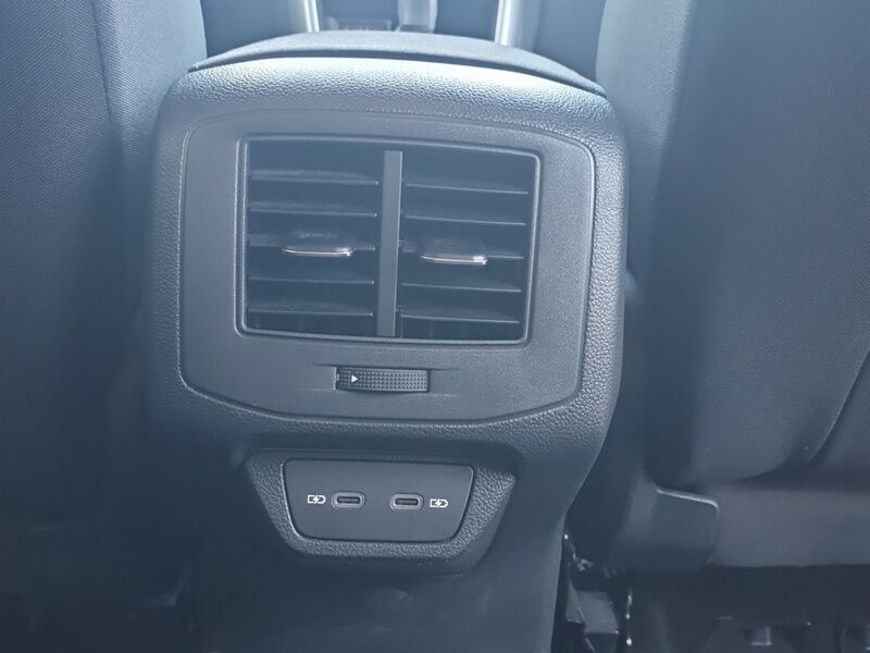 More views of Volkswagen T-Roc