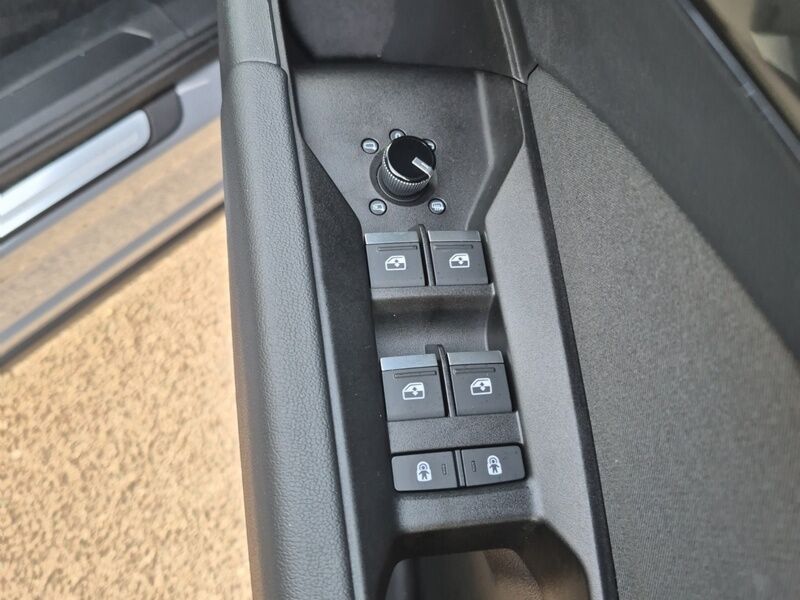 More views of Audi Q4 e-tron