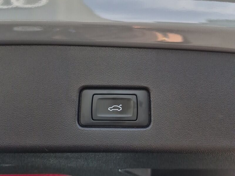 More views of Audi Q4 e-tron