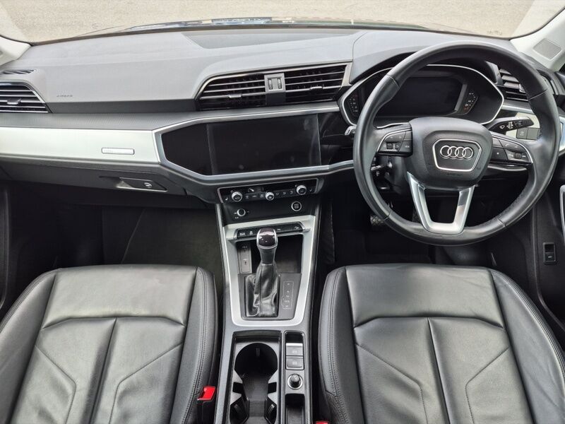 More views of Audi Q3