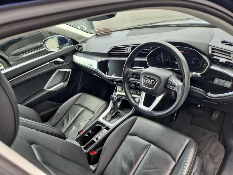 More views of Audi Q3