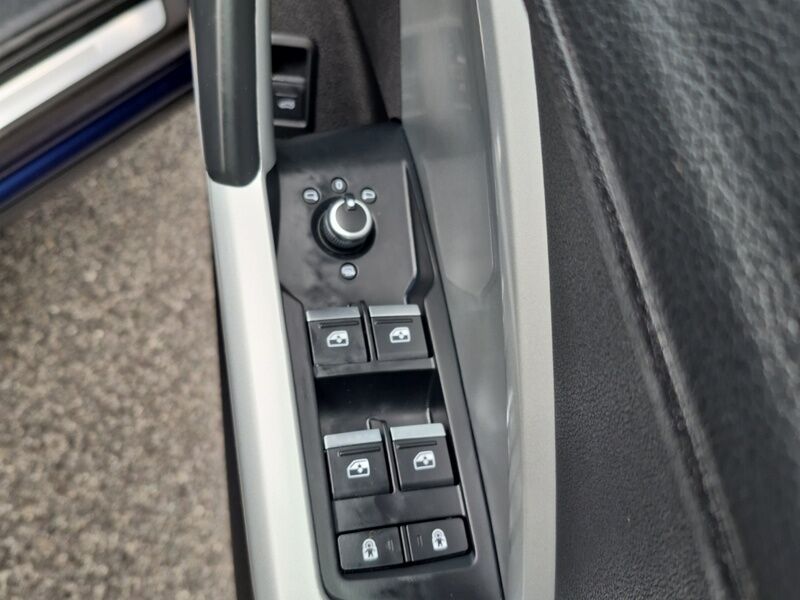 More views of Audi Q3
