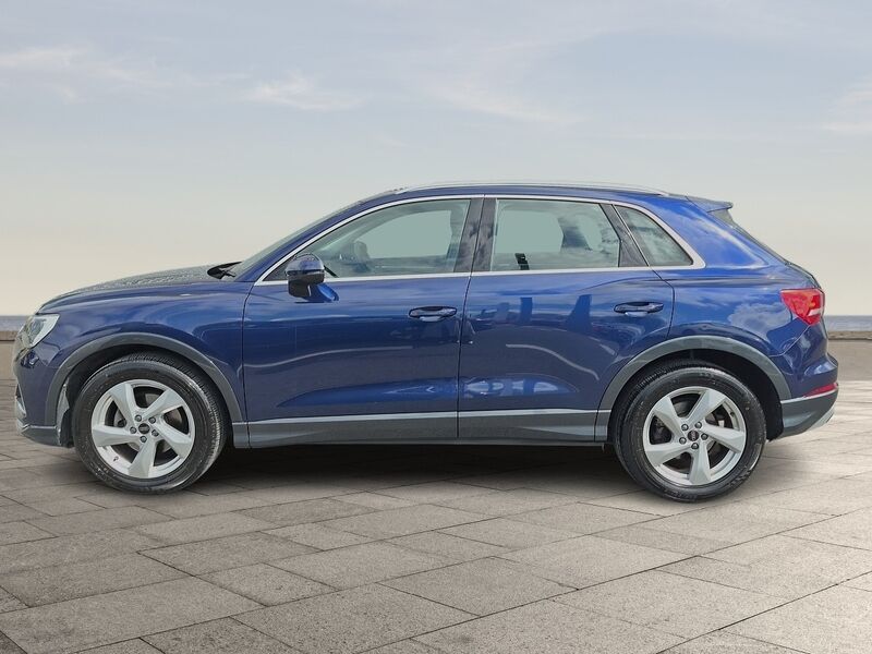 More views of Audi Q3