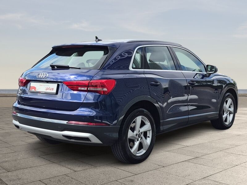 More views of Audi Q3