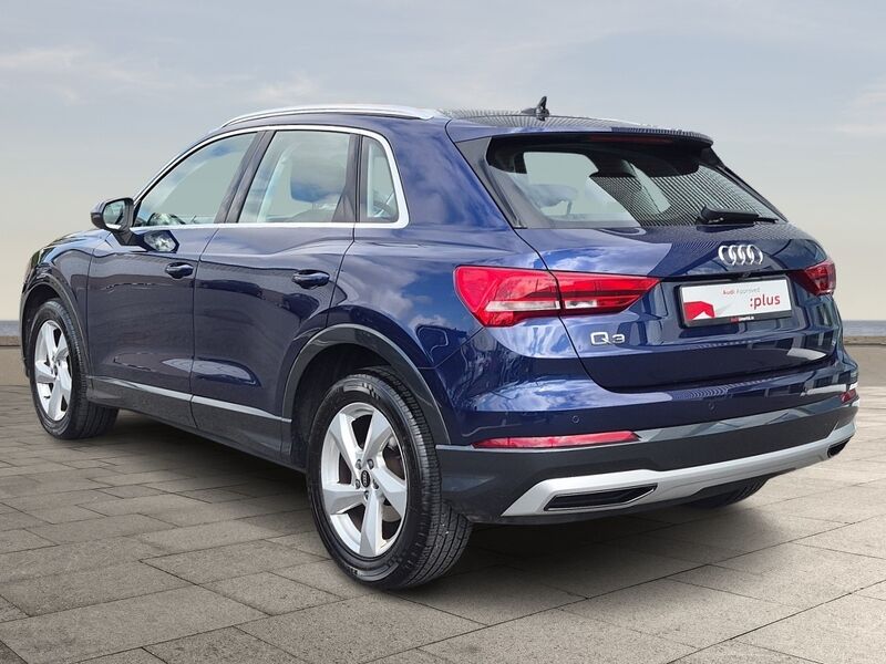 More views of Audi Q3